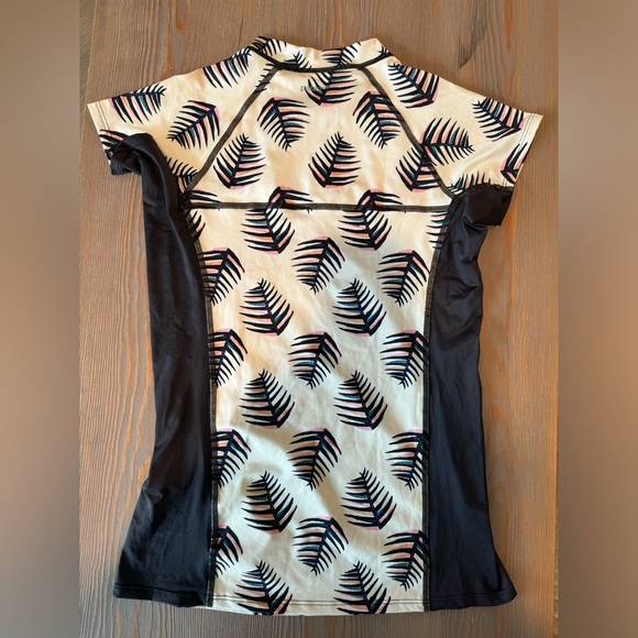 Patagonia Swim Rashguard Small NWOT - Picture 6 of 12